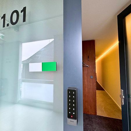 Tin Inn - Hueckelhoven - Das Hotel Aus Hochwertig Ausgebauten Ueberseecontainern ภายนอก รูปภาพ