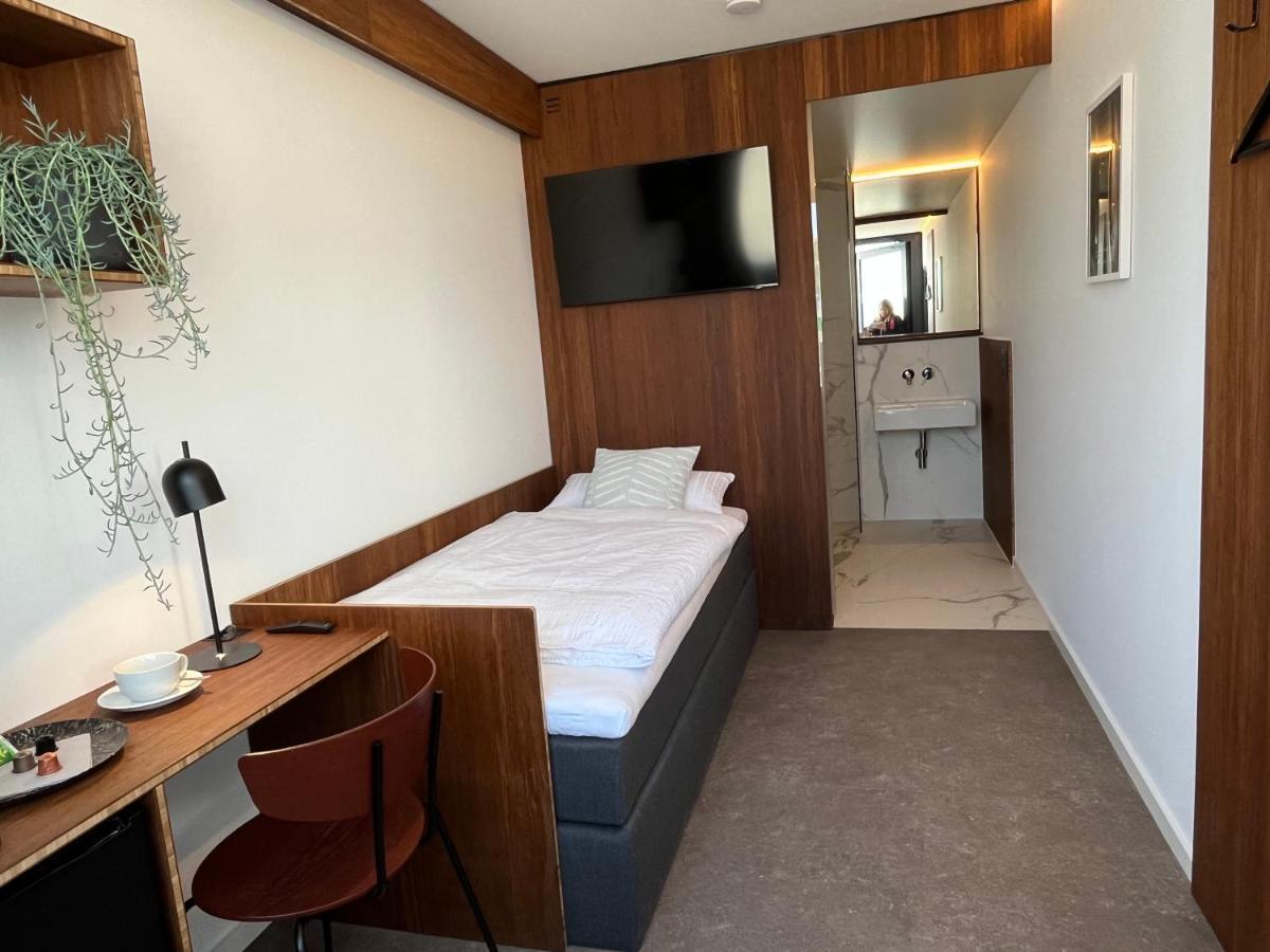 Tin Inn - Hueckelhoven - Das Hotel Aus Hochwertig Ausgebauten Ueberseecontainern ภายนอก รูปภาพ