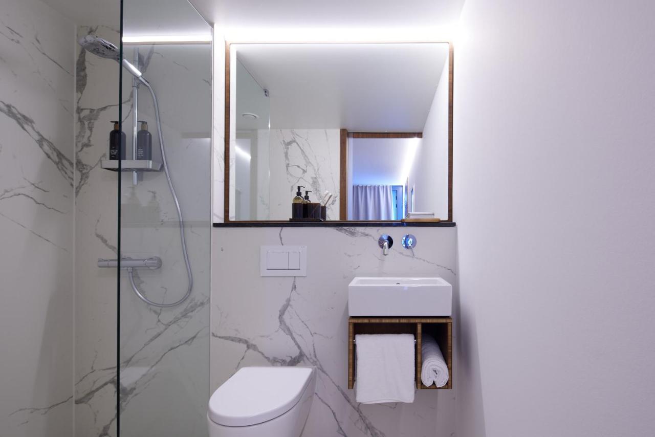 Tin Inn - Hueckelhoven - Das Hotel Aus Hochwertig Ausgebauten Ueberseecontainern ภายนอก รูปภาพ