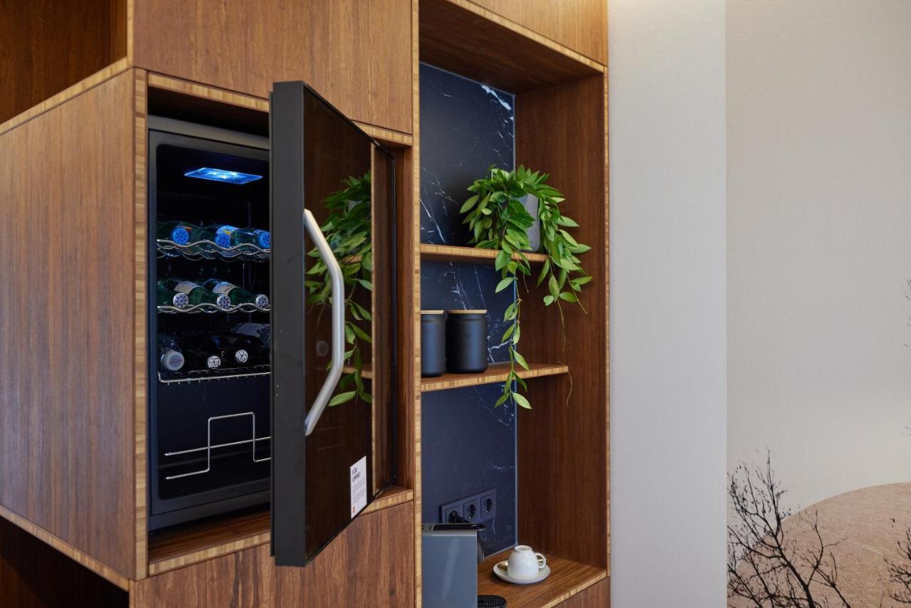Tin Inn - Hueckelhoven - Das Hotel Aus Hochwertig Ausgebauten Ueberseecontainern ภายนอก รูปภาพ
