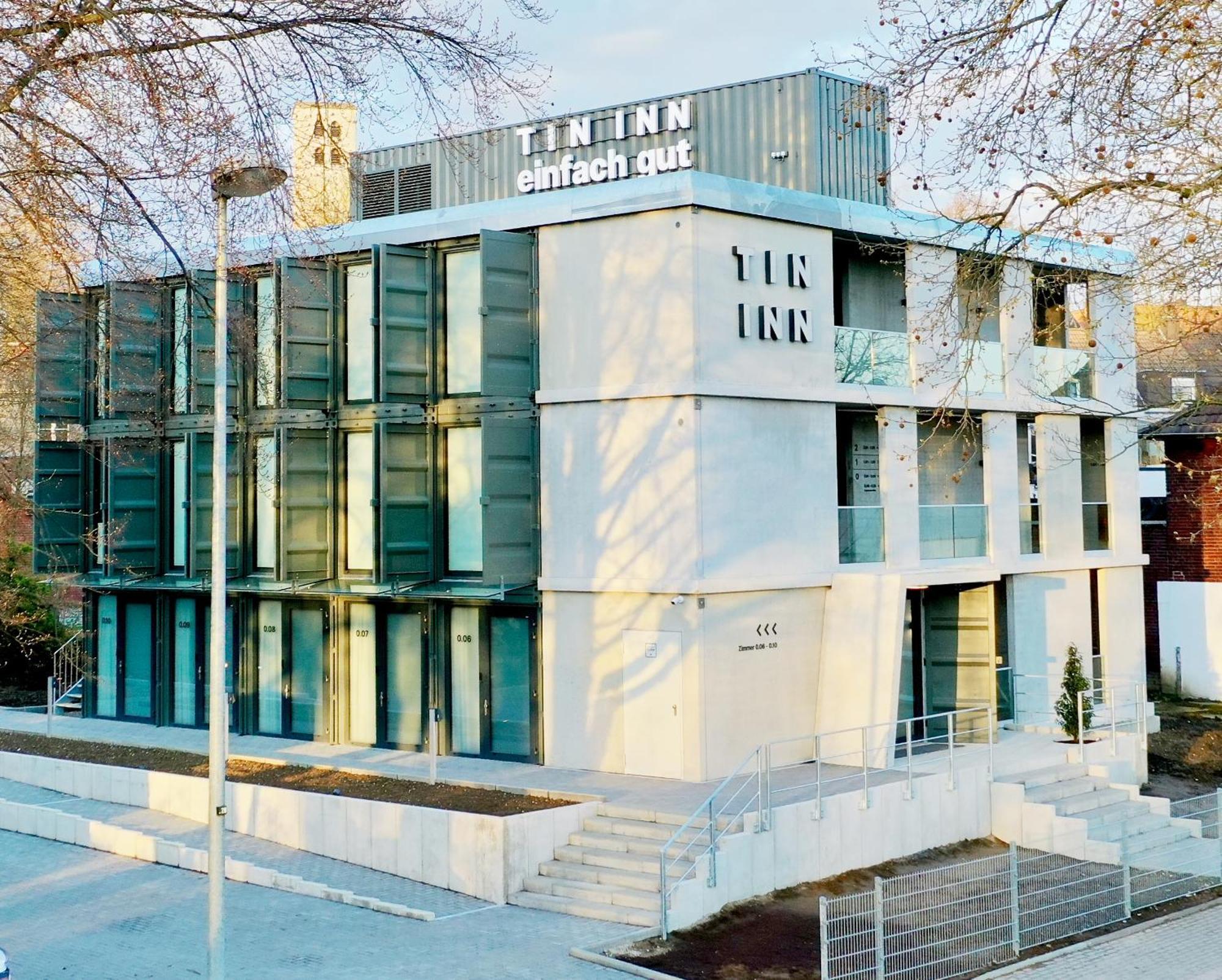 Tin Inn - Hueckelhoven - Das Hotel Aus Hochwertig Ausgebauten Ueberseecontainern ภายนอก รูปภาพ